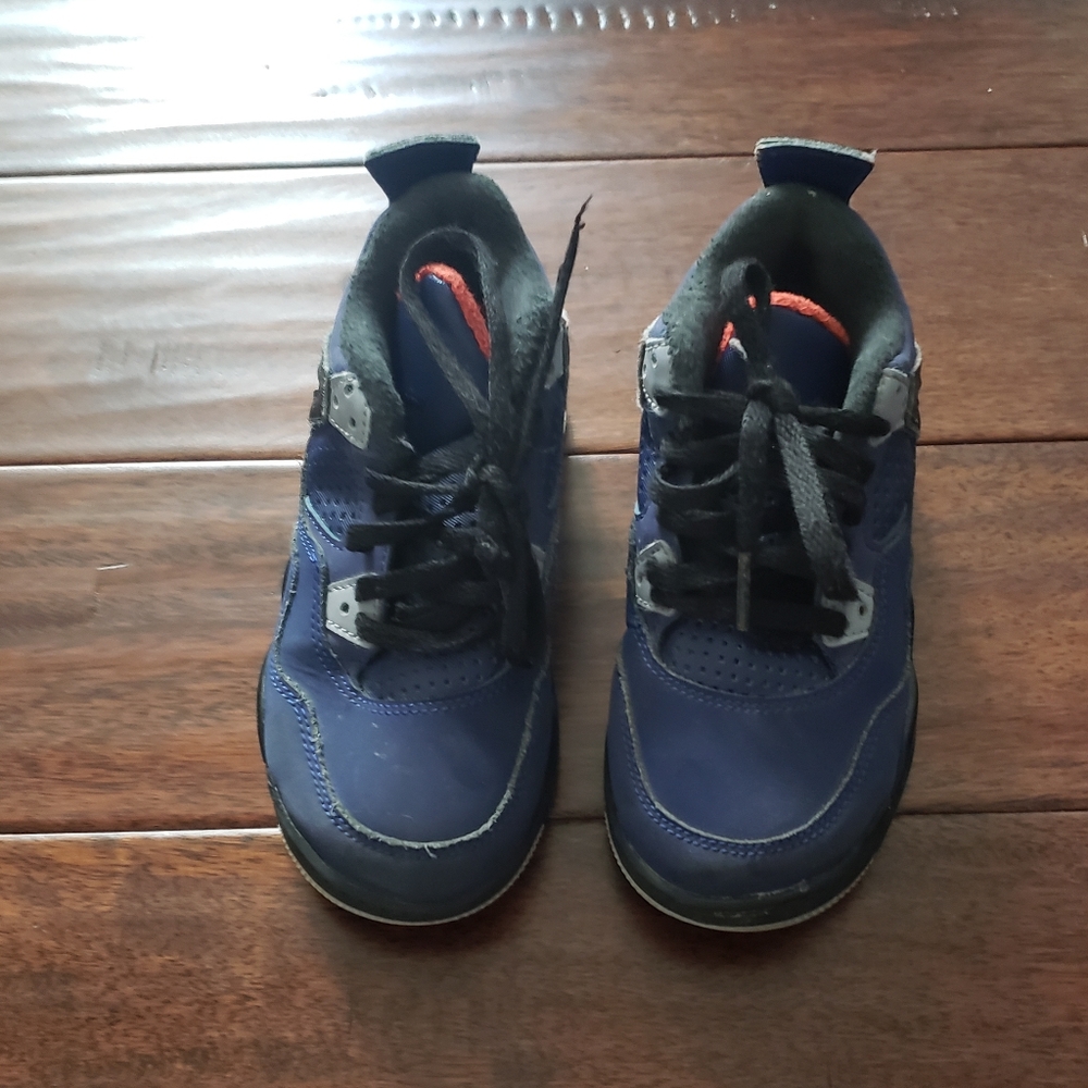 Boys Navy Blue & Black Preowned Jordans